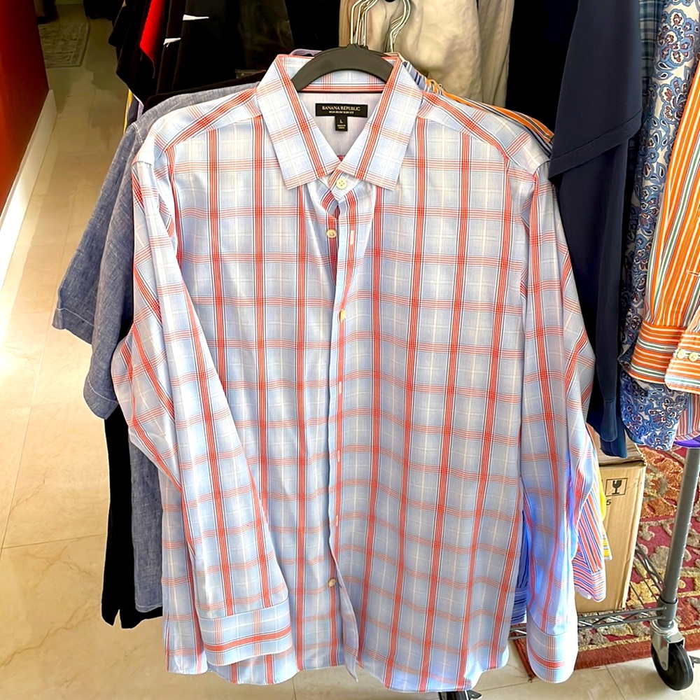 Two Banana Republic dress shirts size large. EUC